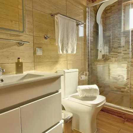 빌라 Charming 4-bed In *
