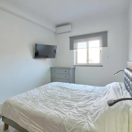Charming 4-bed In